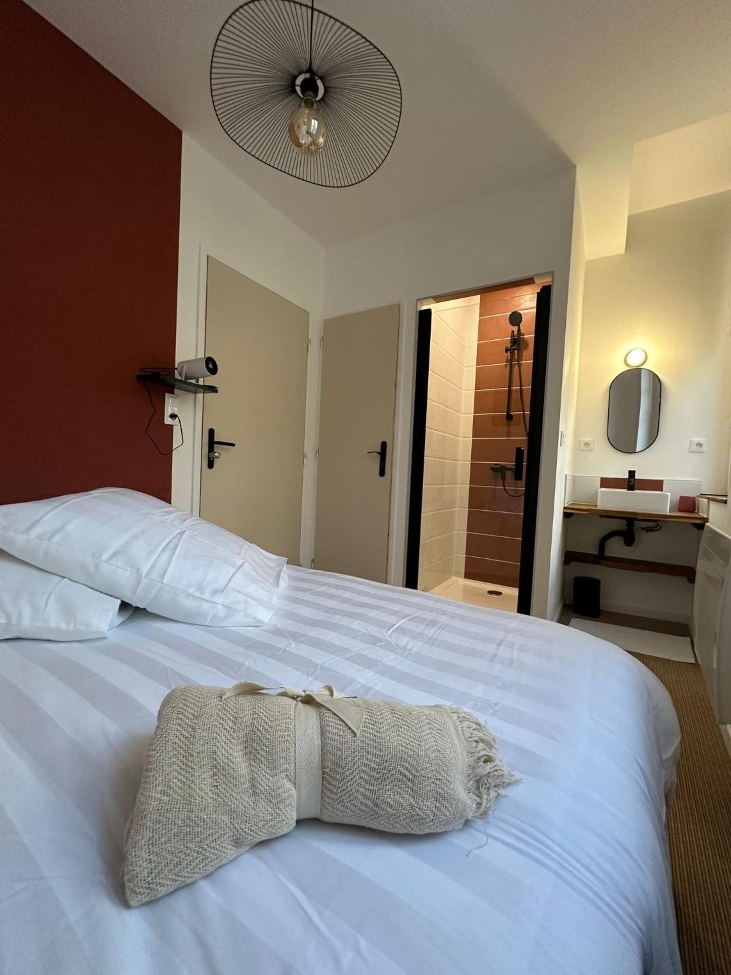 Maison Des Ambans Chambres D'Hotes Hypercentre 200M De La Gare Et Petit Dejeuner Inclus Ажан Екстериор снимка